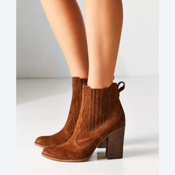 Dolce Vita Shoes - Dolce Vita Chestnut suede Ankle Booties